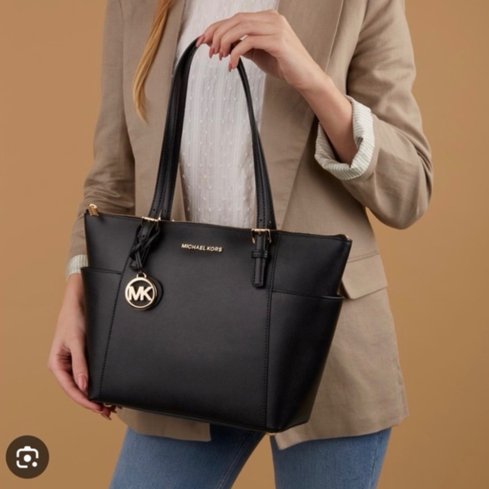 NEW UNSEALED - Micheal Kors Handbag - Black NWT